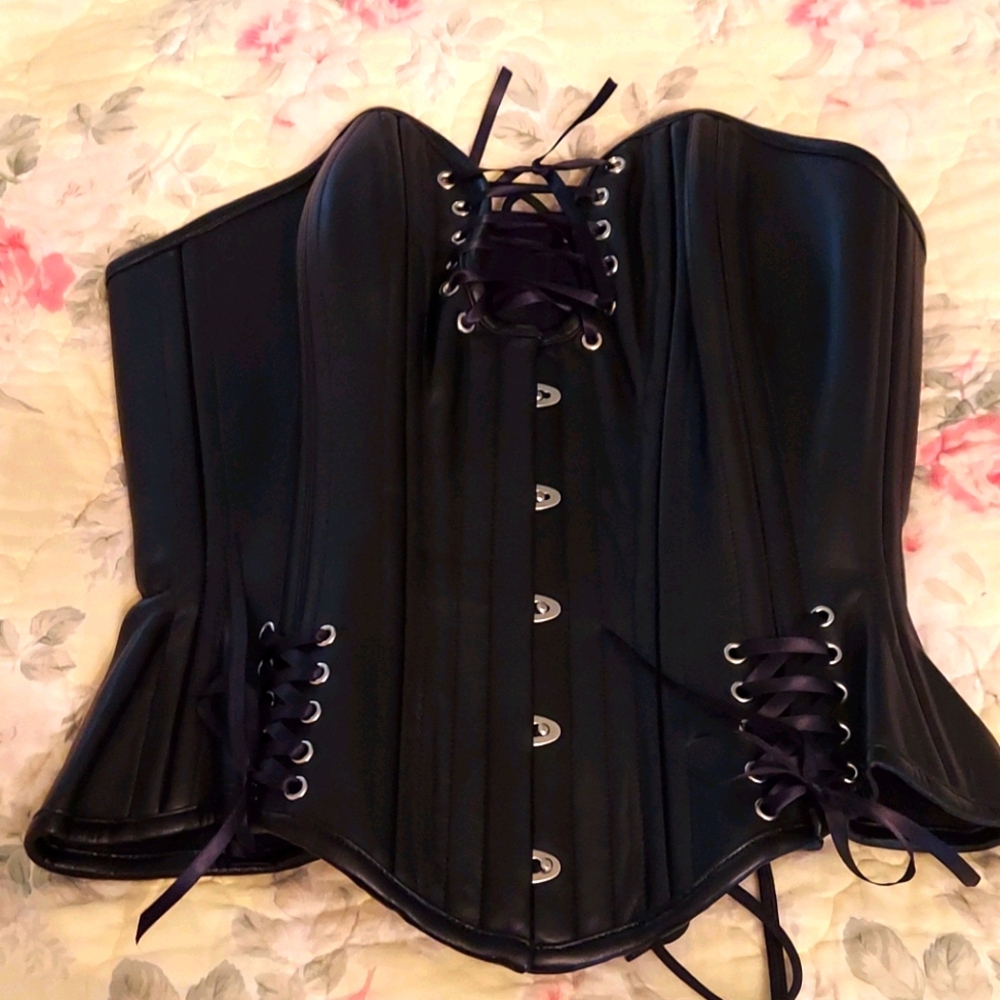NWOT. MYSTIC CITY LEATHER CORSET